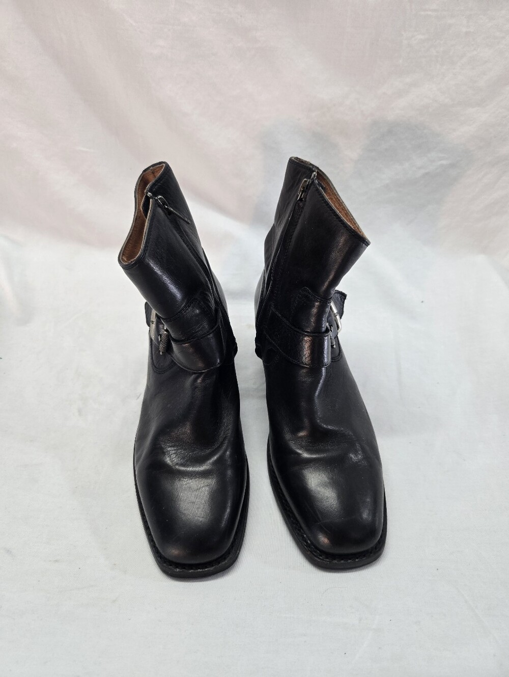 FRYE Women's 7 Hannah Engineer Leather Ankle Boots Black - Picture 3 of 9